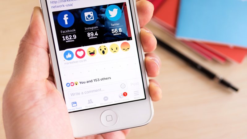 Cambia las caritas de reacción de Facebook por otros iconos