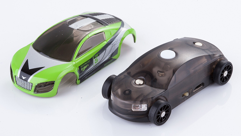 Pocket Racing 2.0: un juego de carreras para tablet que funciona con un coche de juguete real