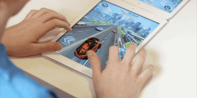 Pocket Racing 2.0: un juego de carreras para tablet que funciona con un coche de juguete real