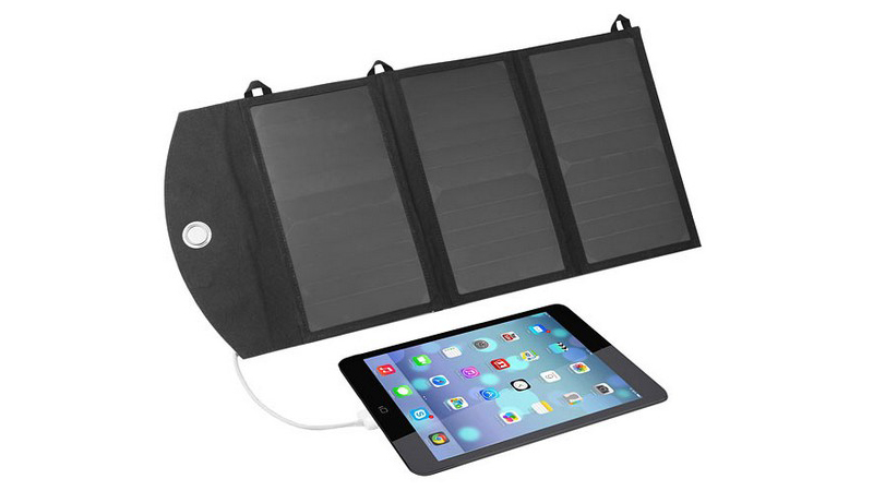 Recarga tus gadgets con estos paneles solares plegables