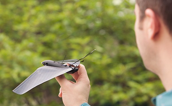 Bionic Bird: el pájaro mecánico que se controla con el móvil