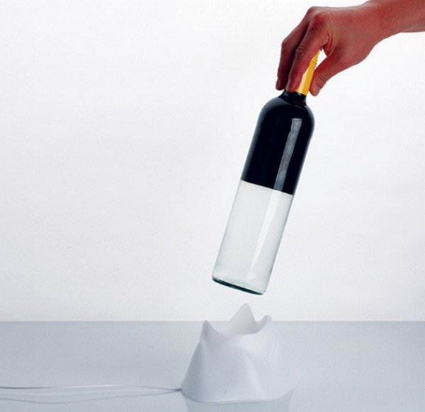 Volcano: una lámpara para iluminar tus vasos y botellas