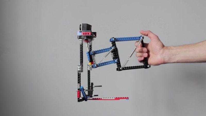 Construye un estabilizador para tu cámara usando LEGO