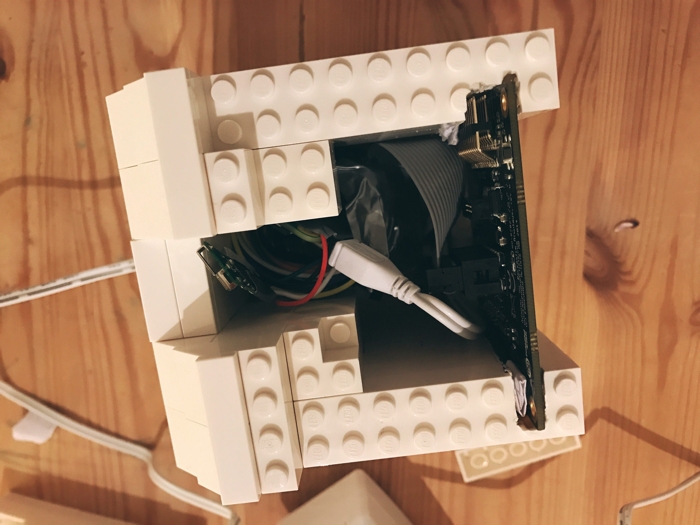 Un Macintosh Classic hecho con LEGO y una Raspberry Pi Zero