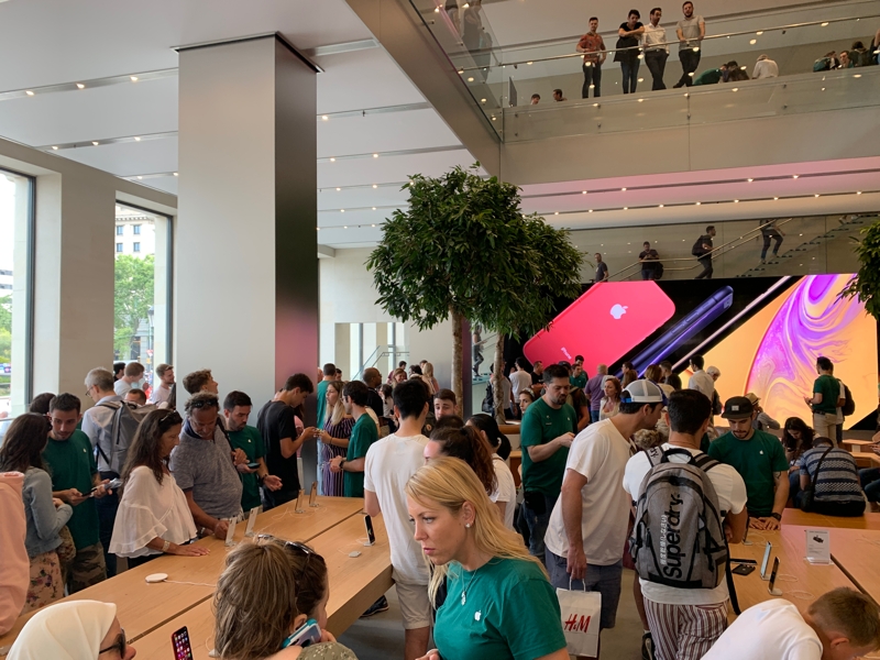 La Apple Store de Barcelona reabre sus puertas con un nuevo enfoque y diseño 