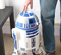 Papelera de R2-D2 de Star Wars para darle un toque geek a tu oficina
