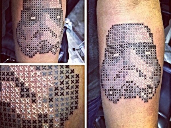 Estos tatuajes de punto de cruz molan mucho