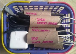 5 ideas para organizar cables con rollos de papel higiénico