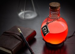 Lámpara LED con forma de poción mágica