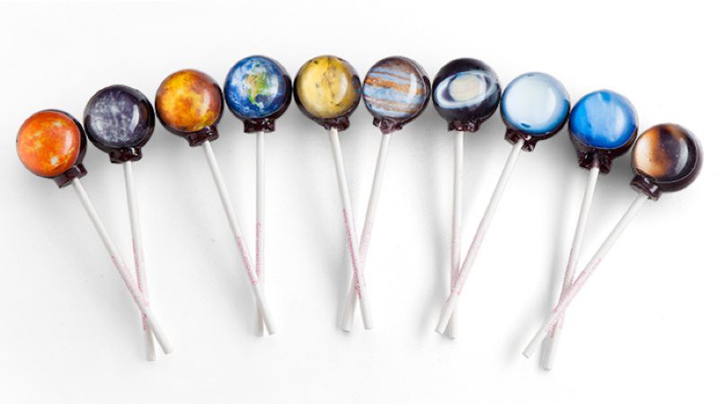 Cómete el universo con estas piruletas de planetas