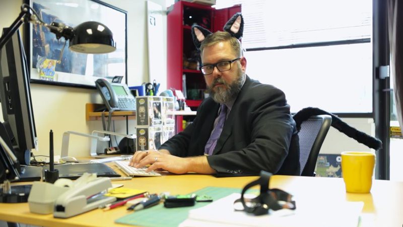 Orejas y cola de gato electrónicas para el disfraz de gato definitivo