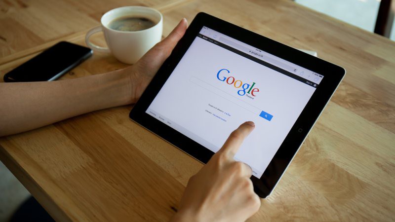 Juega al Solitario o al Tres en raya en Google, y di adiós a tu productividad