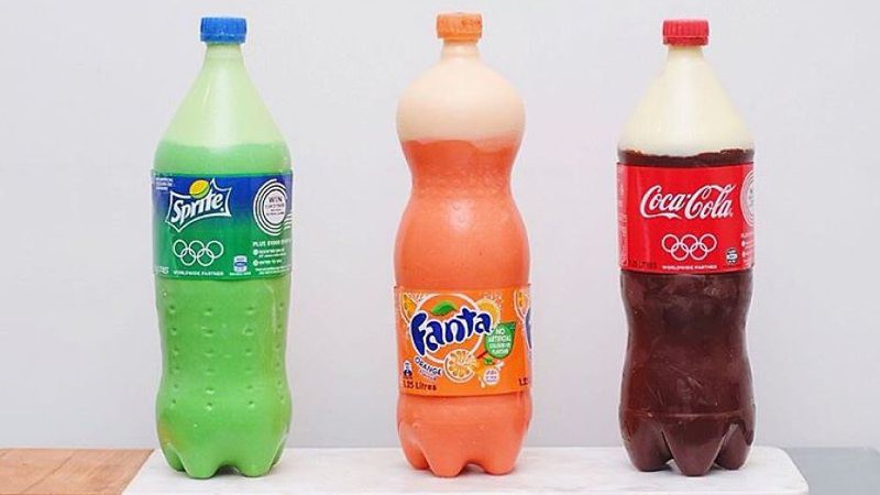 ¿Una botella de refresco? ¡No, es un pastel!