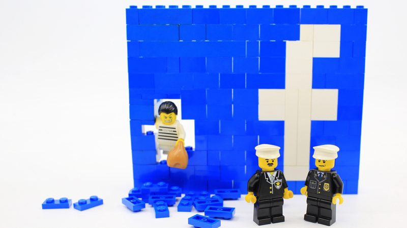 Cómo bloquear a alguien en Facebook