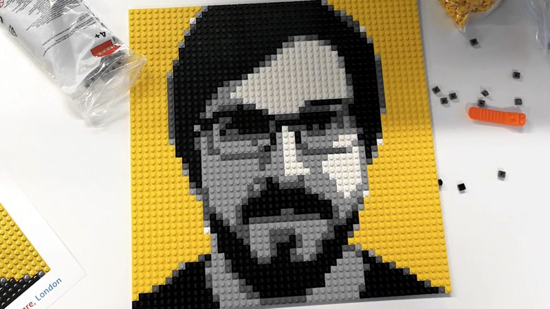 Ahora puedes tener tu retrato hecho con piezas de LEGO