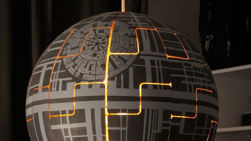 Crea una Estrella de la Muerte con una lámpara de IKEA