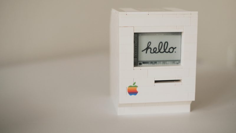 Un Macintosh Classic hecho con LEGO y una Raspberry Pi Zero